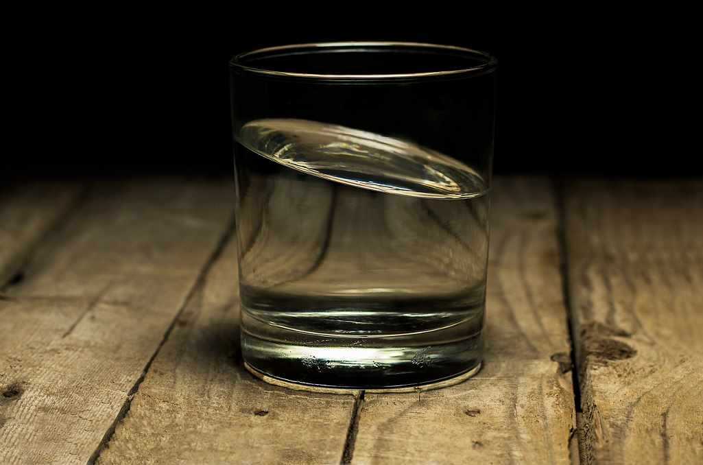 Стакан воды (вода)